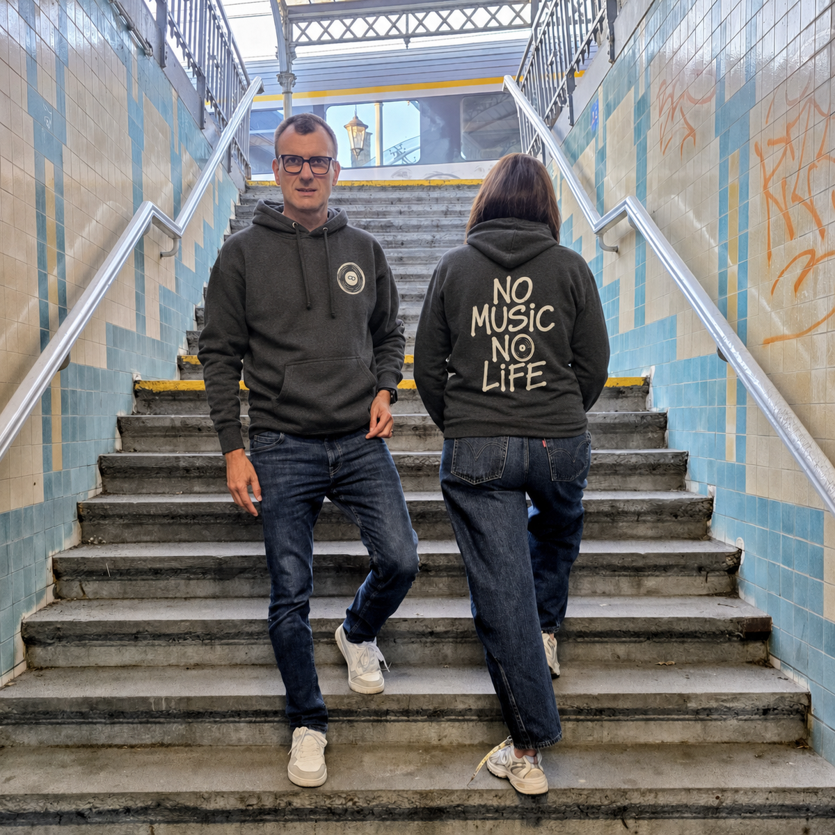 Sweat à Capuche Unisexe "No Music No Life"